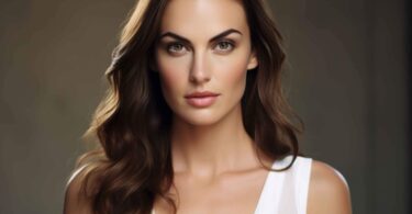 Elizabeth Chambers Net Worth: Building a Business Beyond the Spotlight